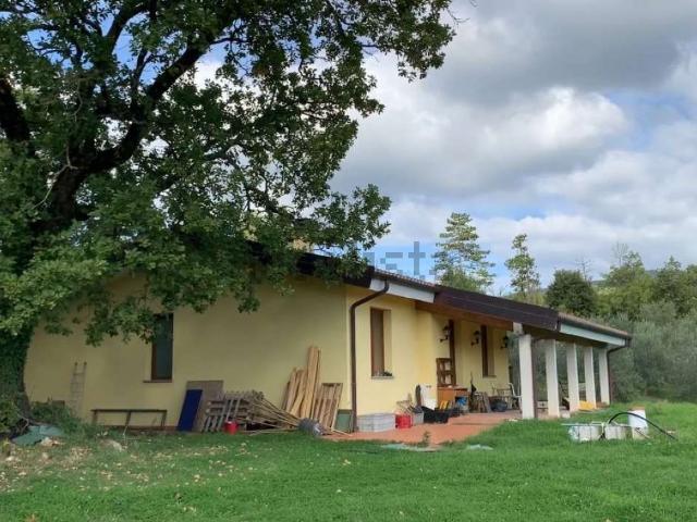 Case e ville in vendita di 510 m² in Via dei Bosconi