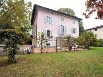 Case e ville in vendita di 510 m² in Via della Cella