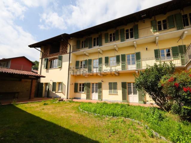 Case e ville in vendita di 510 m² in Via Maestra, 17