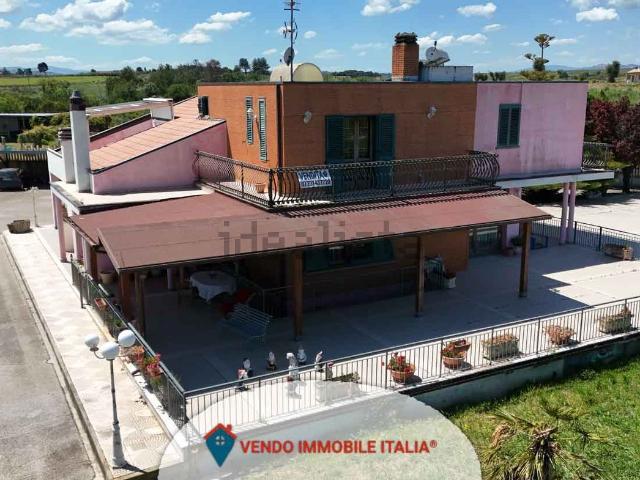 Case e ville in vendita di 510 m² in Contrada Arcora, 13