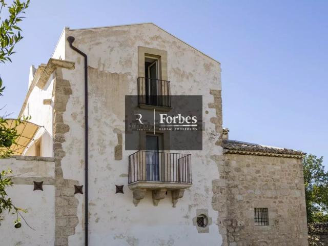 Case e ville in vendita di 370 m² in Contrada imbastita