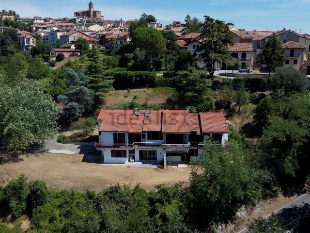 Case e ville in vendita di 511 m² in Via Vittorio Alfieri, 140