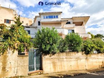 Case e ville in vendita di 512 m² in Piazza San Martino