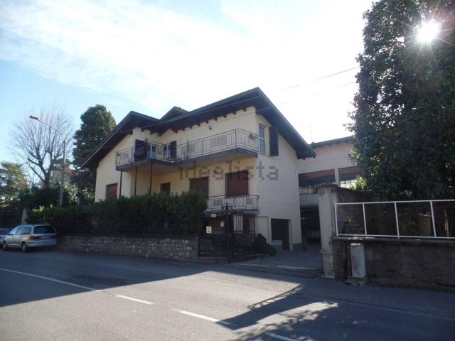 Case e ville in vendita di 514 m² in Via Giuseppe Garibaldi, 52