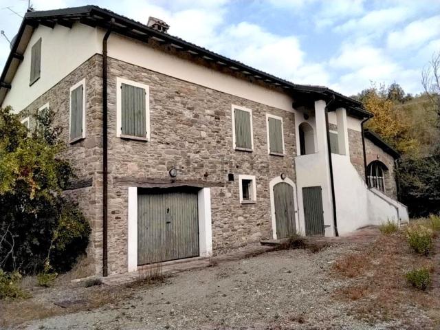 Case e ville in vendita di 514 m² in Via Radici Sud, 75