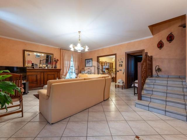 Case e ville in vendita di 275 m²