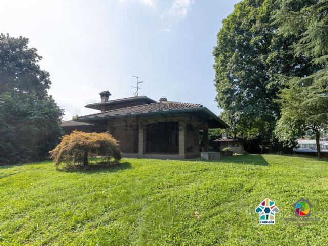 Case e ville in vendita di 517 m² in Via Carlo Cattaneo, 35