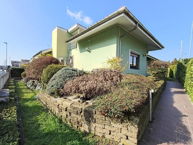Case e ville in vendita di 517 m² in Via Cuorgnè, 17