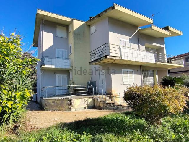 Case e ville in vendita di 517 m² in Via Madonna delle Grazie, 32