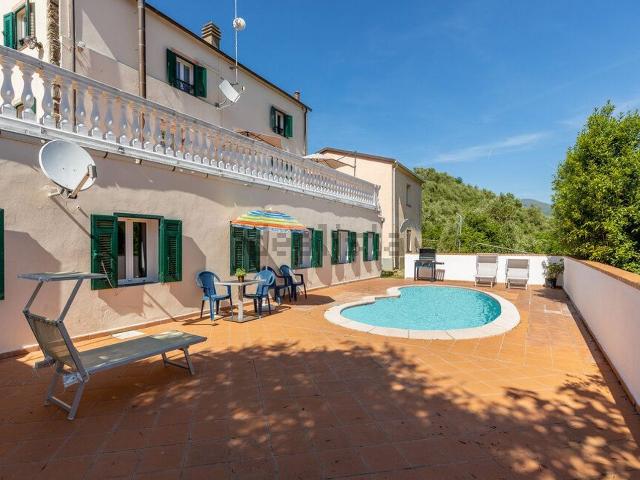 Case e ville in vendita di 517 m² in Via Tolceto