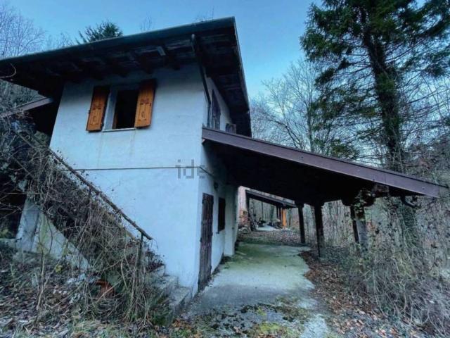 Case e ville in vendita di 51 m² in Via Chiamp, 11
