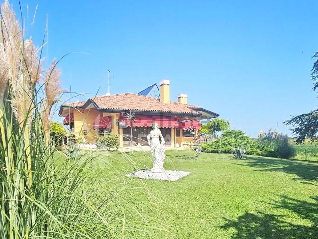 Case e ville in vendita di 5200 m² in Piazza Sant&apos Antonio, 9