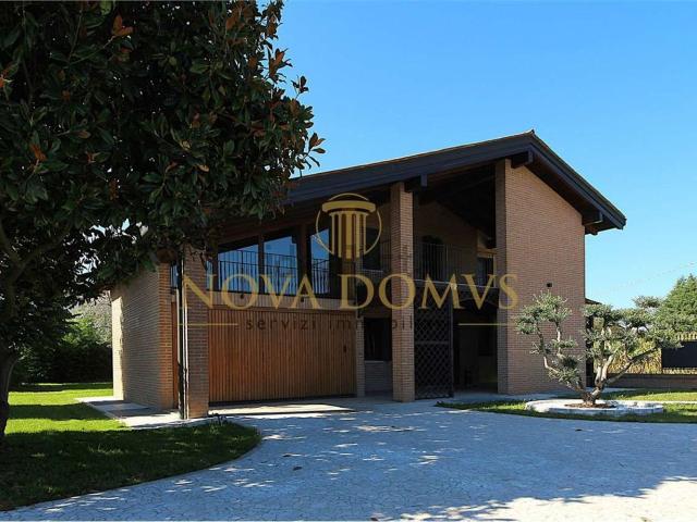 Case e ville in vendita di 520 m²