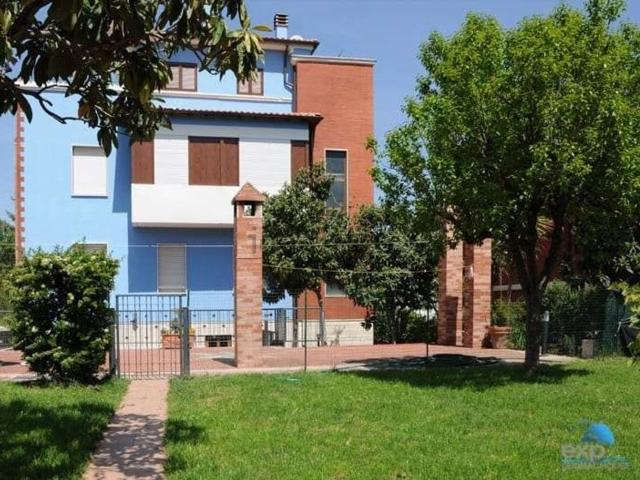 Case e ville in vendita di 520 m²