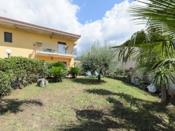 Case e ville in vendita di 520 m² in Via chianchitta