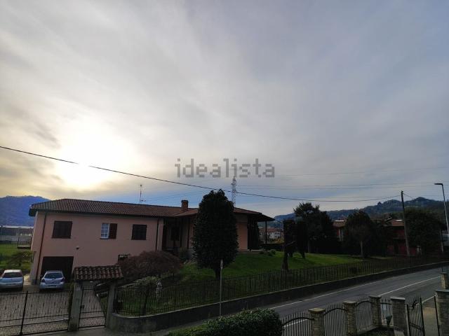 Case e ville in vendita di 520 m² in Via Brughiera, 7