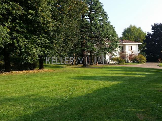 Case e ville in vendita di 520 m² in Via Don Pietro Consonni, 65