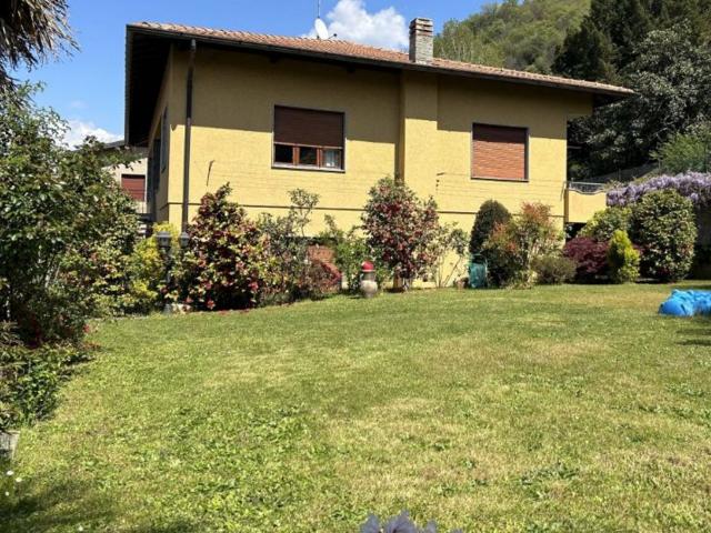 Case e ville in vendita di 520 m² in Via Franzosi, 34