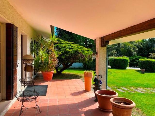 Case e ville in vendita di 520 m² in Via IV Novembre, 183