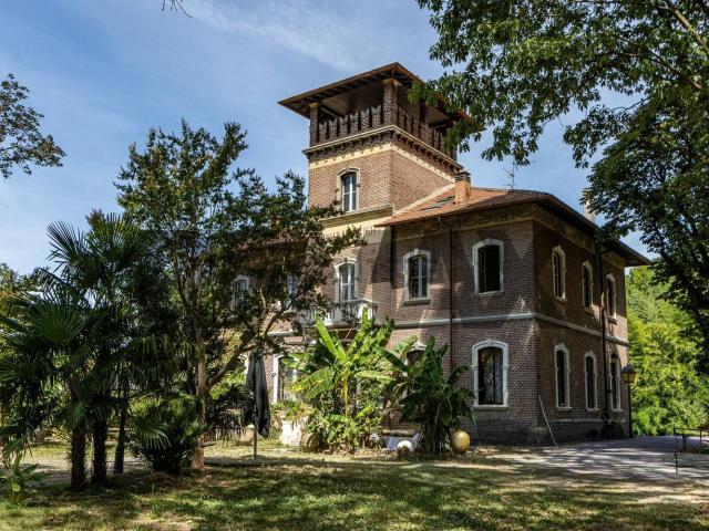 Case e ville in vendita di 520 m² in Via Piave, 105