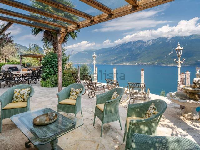 Case e ville in vendita di 520 m² in Via Rimembranza