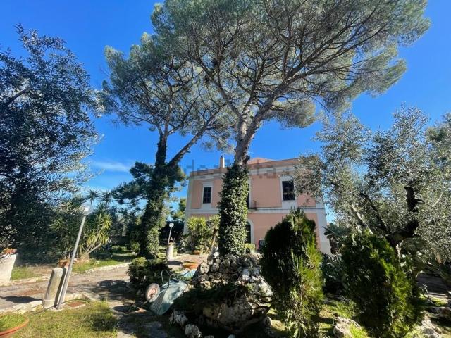 Case e ville in vendita di 520 m² in Strada Vicinale Lamadoro