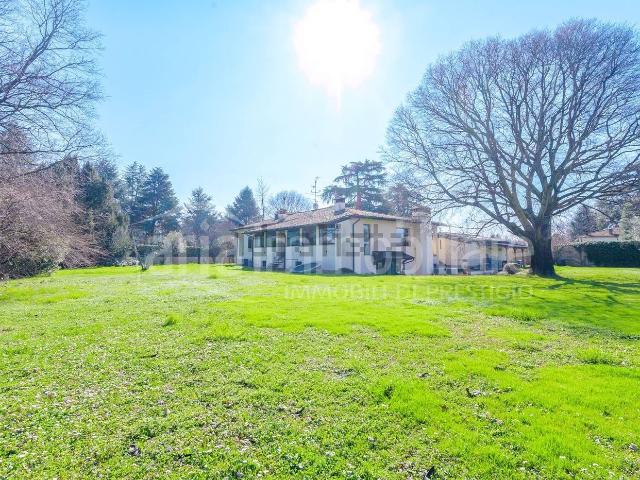 Case e ville in vendita di 523 m²
