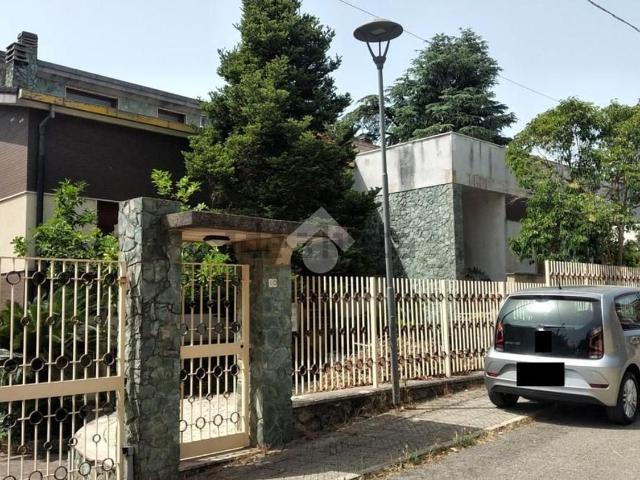 Case e ville in vendita di 523 m² in Via Giacomo Matteotti, 12