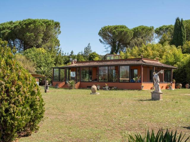Case e ville in vendita di 527 m² in Via Ghandi