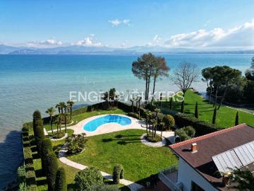 Case e ville in vendita di 527 m² in Via Miralago
