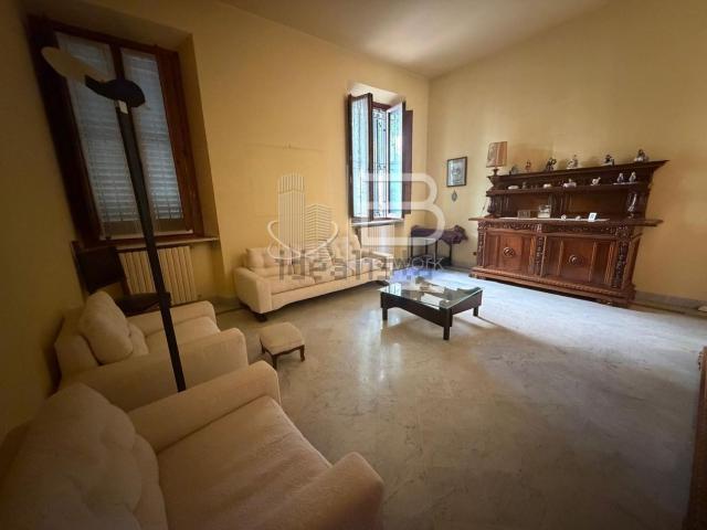 Case e ville in vendita di 528 m² in Via Andrea Bacci, 15