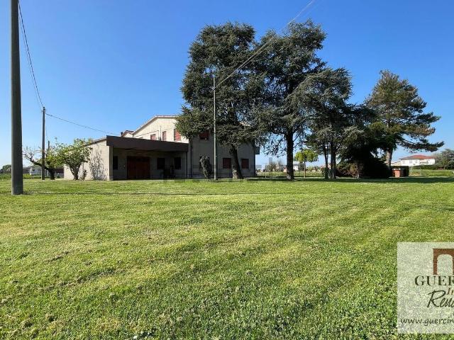 Case e ville in vendita di 528 m² in Via Tassinari