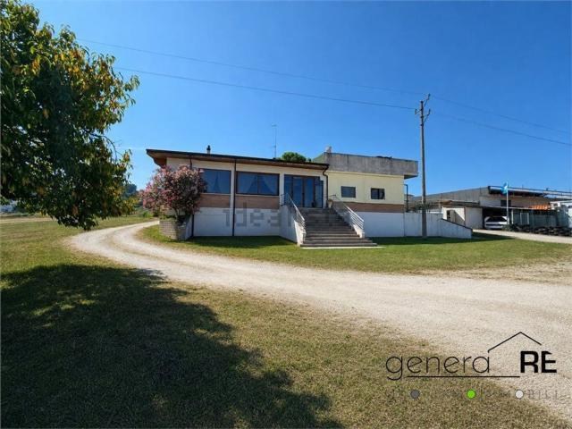 Case e ville in vendita di 5290 m²