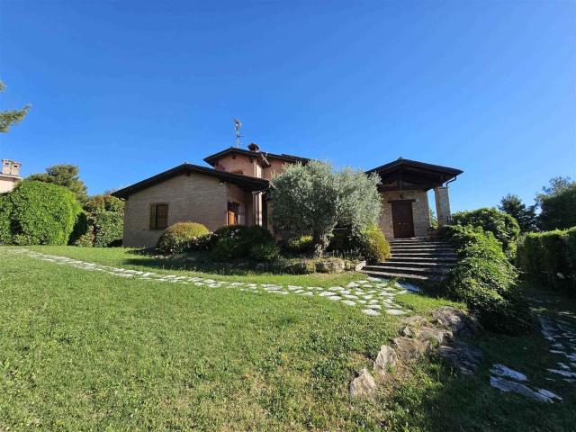 Case e ville in vendita di 529 m²