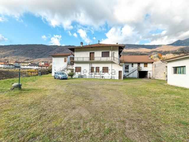 Case e ville in vendita di 530 m² in Via Cairoli, 11