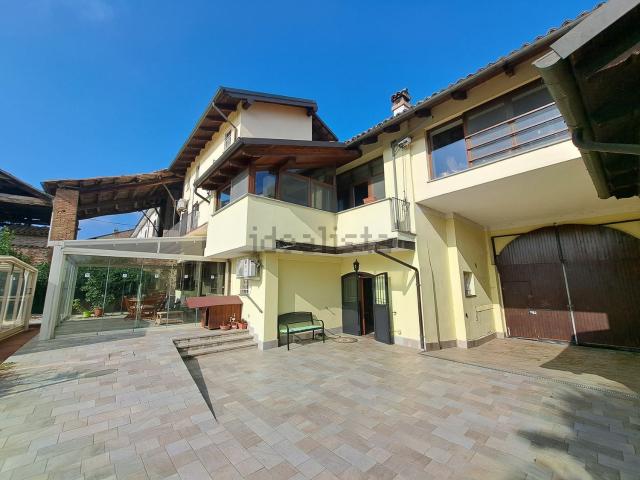 Case e ville in vendita di 530 m² in Via Carducci
