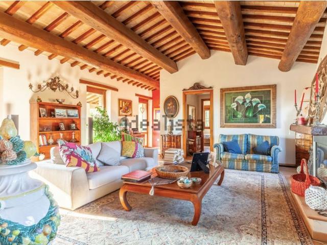 Case e ville in vendita di 530 m² in Via adige