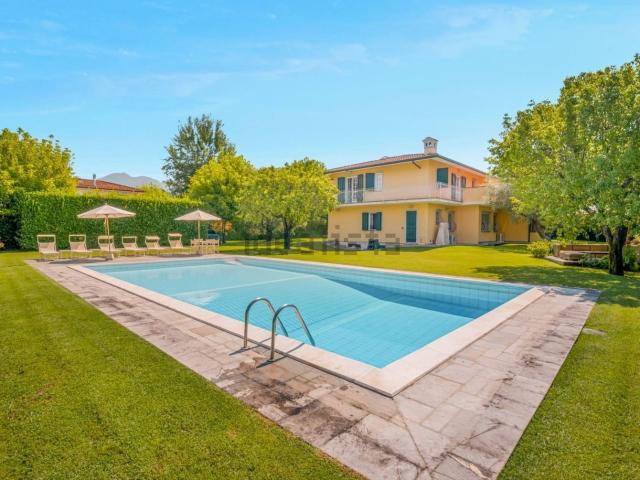 Case e ville in vendita di 530 m² in Via Balduini, 93