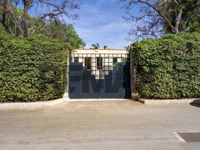 Case e ville in vendita di 530 m² in Via Giuseppe Perrotta