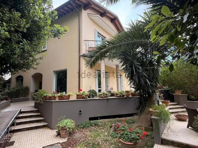 Case e ville in vendita di 530 m² in Via Giovan Cosimo Bonomo