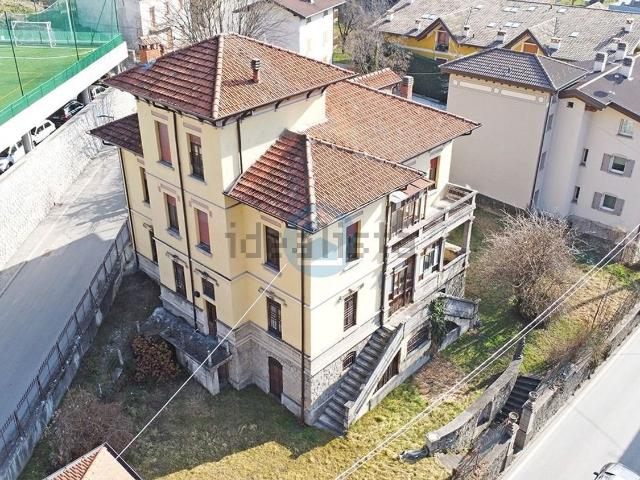 Case e ville in vendita di 530 m² in Via Guglielmo Marconi