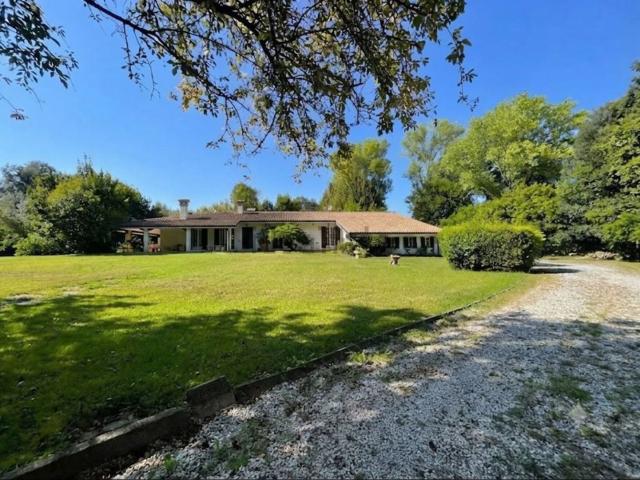 Case e ville in vendita di 530 m² in Via IV Novembre