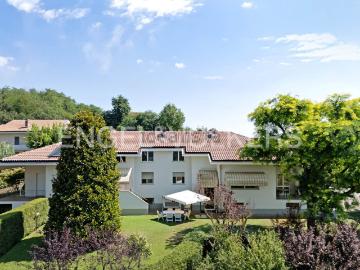 Case e ville in vendita di 530 m² in Via Mondo