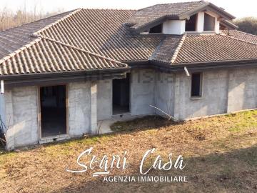 Case e ville in vendita di 530 m² in Via Roma