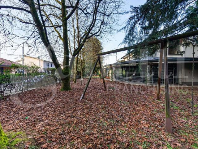Case e ville in vendita di 531 m² in Via della Rosa, 2