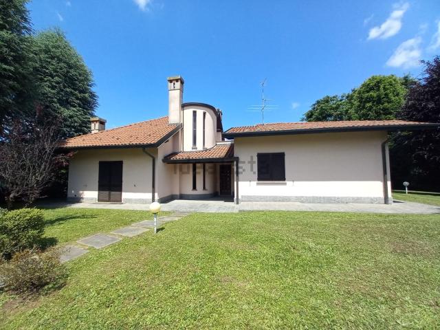 Case e ville in vendita di 533 m² in Via Trento, 30