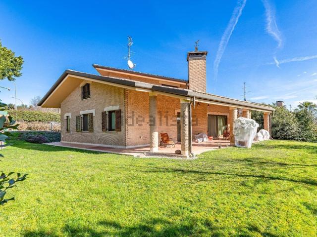 Case e ville in vendita di 450 m²