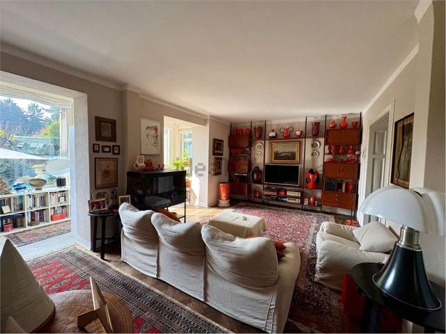 Case e ville in vendita di 539 m² in Via Montanara, 12