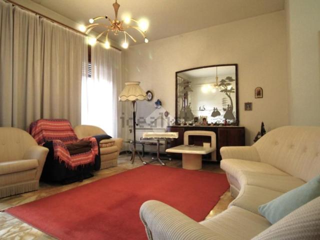 Case e ville in vendita di 539 m² in Viale Europa, 16