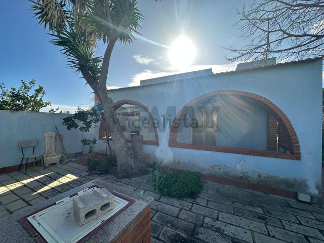 Case e ville in vendita di 57 m² in Via Guardiana Contrada